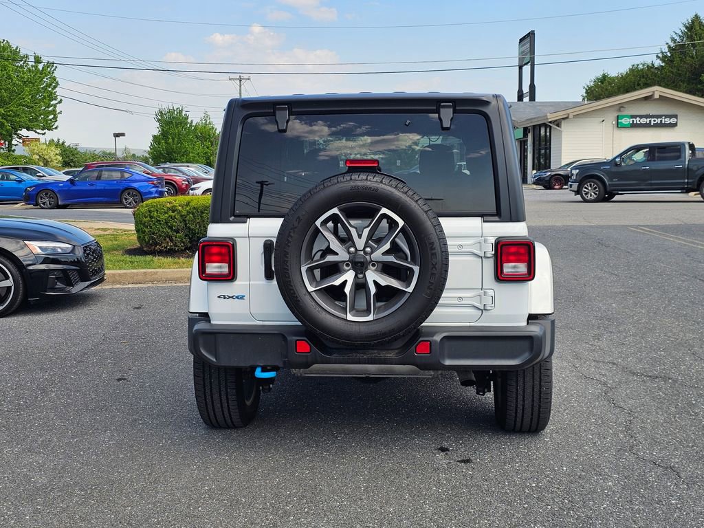 Used 2024 Jeep Wrangler Unlimited w/ Convenience Group AWD/4WD image 14