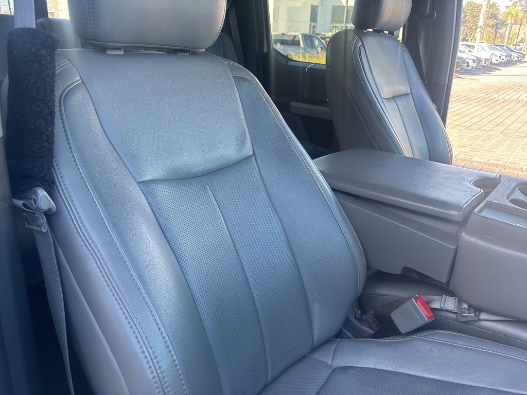 Used 2019 Ford F150 Lariat image 34