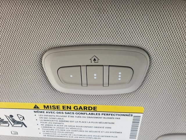 Used 2024 Chrysler Pacifica Limited FWD image 26