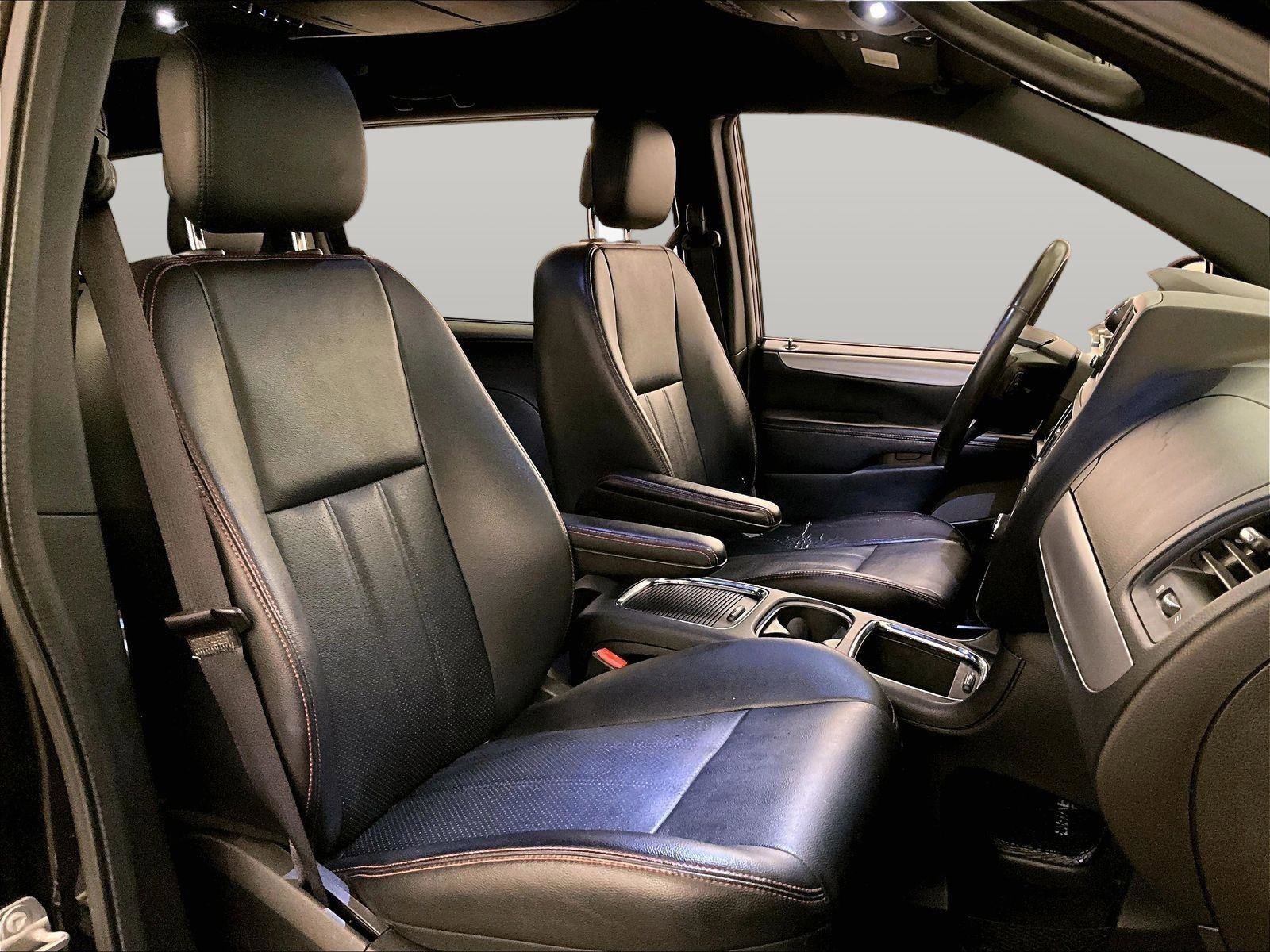 Used 2016 Dodge Grand Caravan R/T FWD image 7