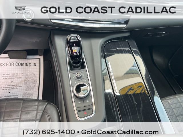 Certified 2024 Cadillac Escalade V w/ LPO, ONYX Package AWD/4WD image 35