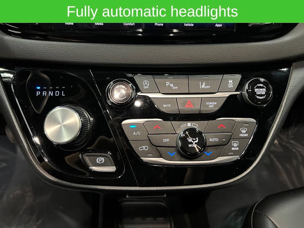 Used 2025 Chrysler Pacifica Select FWD image 23