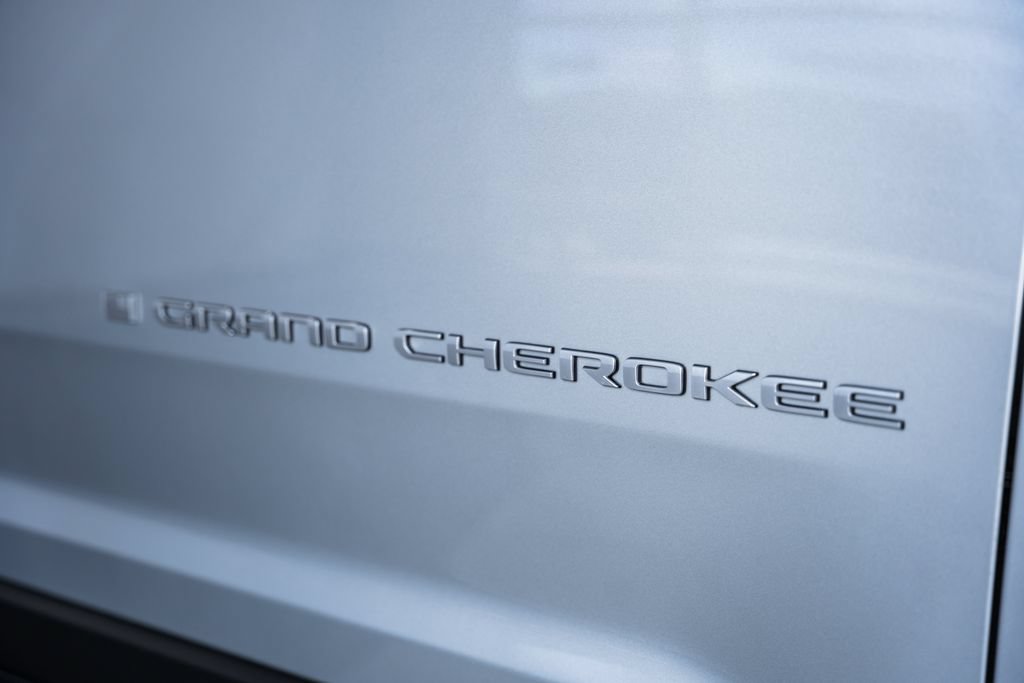 New 2026 Jeep Grand Cherokee Laredo X AWD/4WD image 17