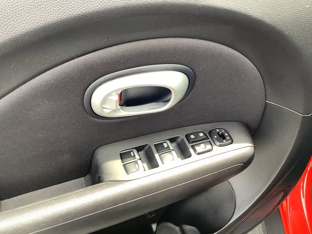 Used 2018 Kia Soul + image 10