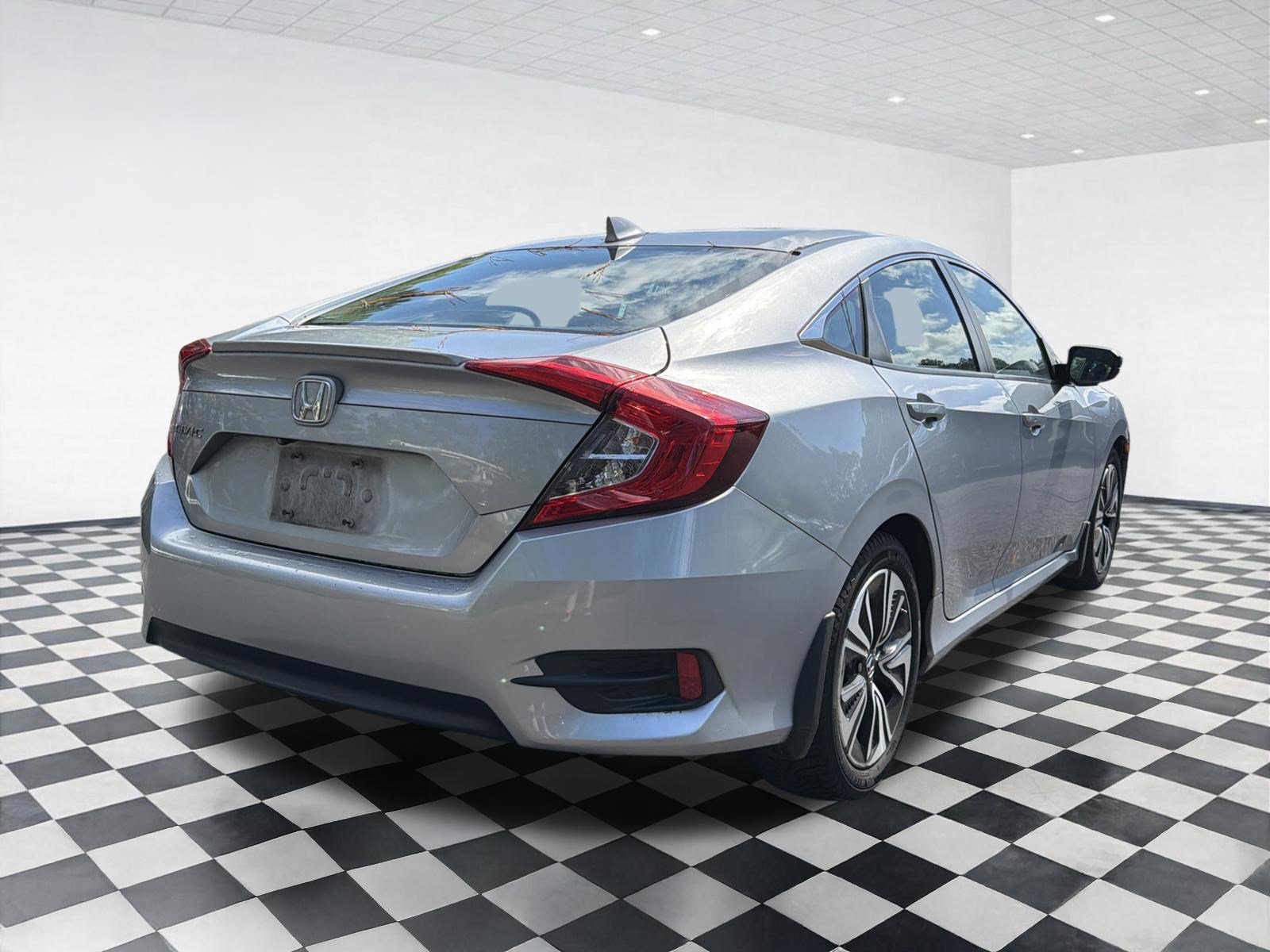 Used 2017 Honda Civic EX-T image 4