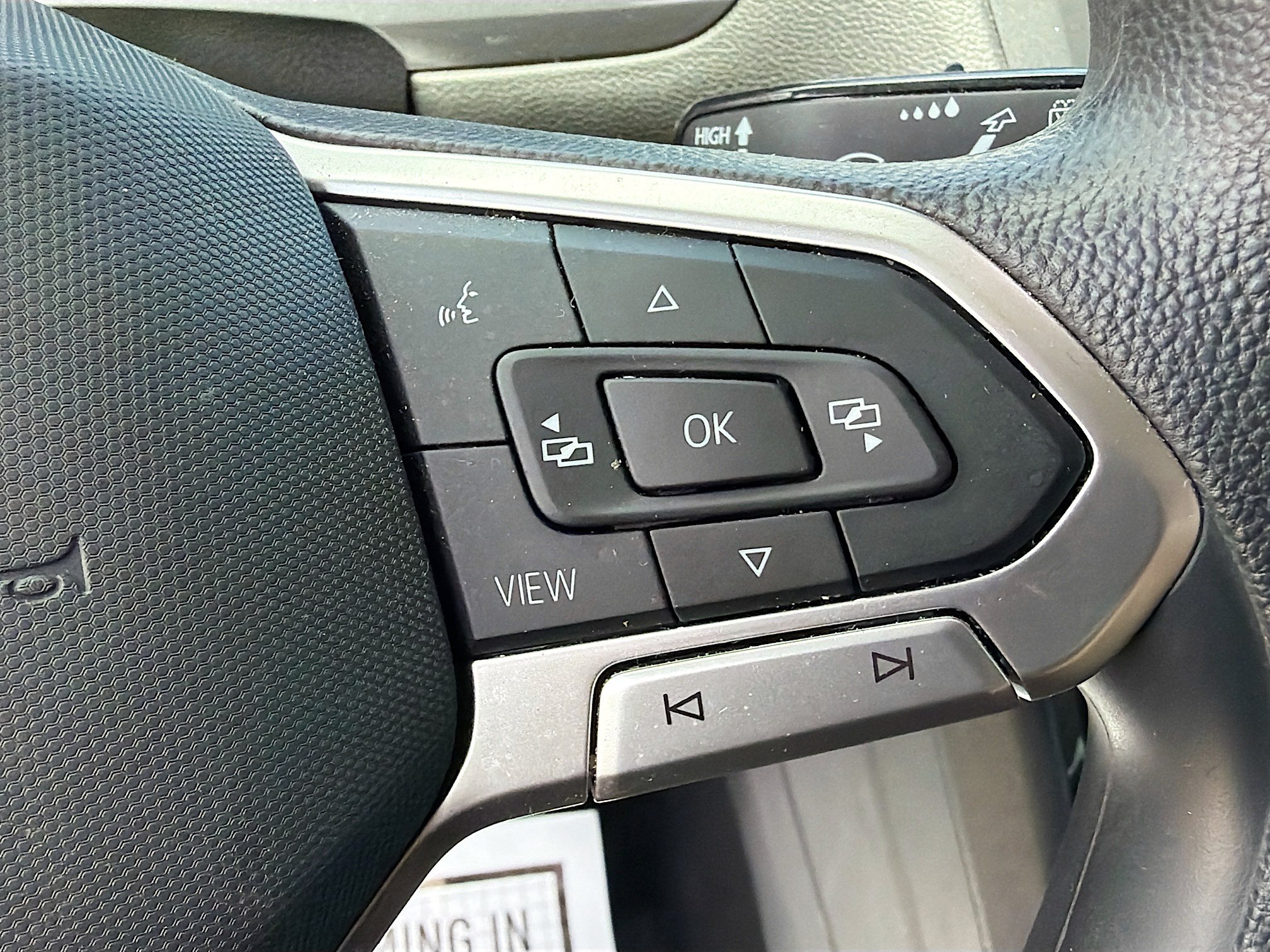 Used 2023 Volkswagen Tiguan S FWD image 36