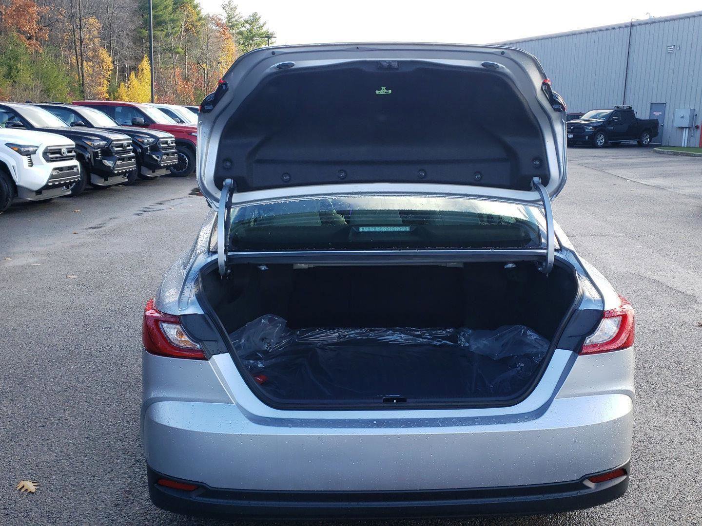 Used 2026 Toyota Camry LE w/ Convenience Package image 8