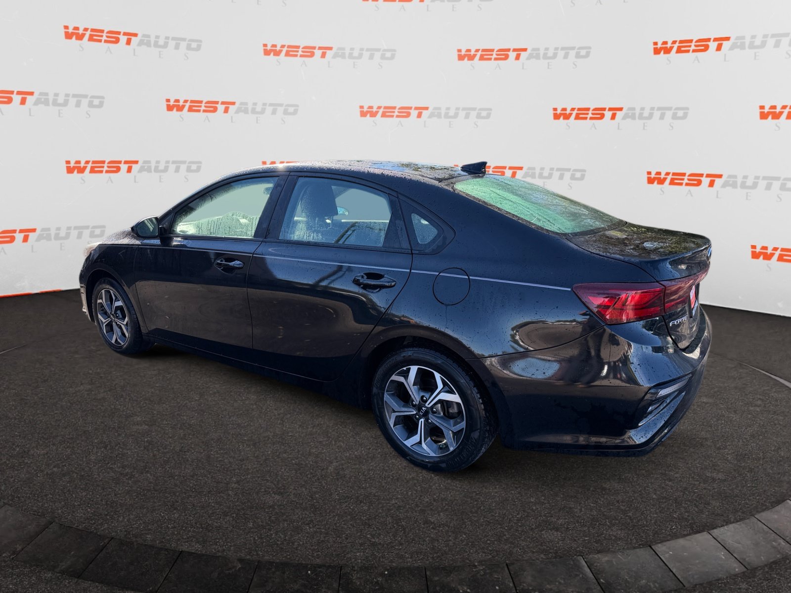 Used 2019 Kia Forte LXS FWD image 3