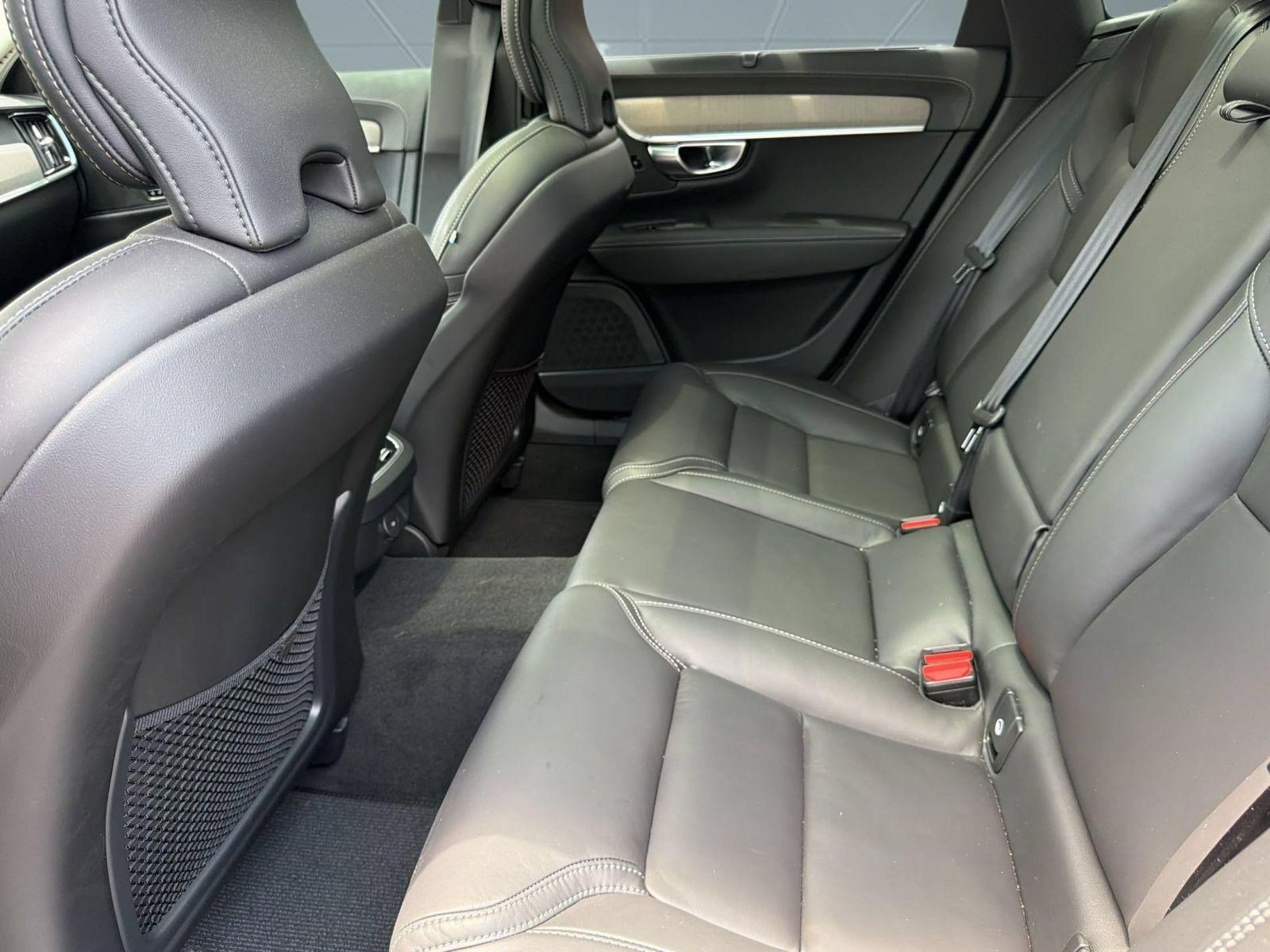 Certified 2025 Volvo V90 B6 Cross Country Ultra AWD/4WD image 22