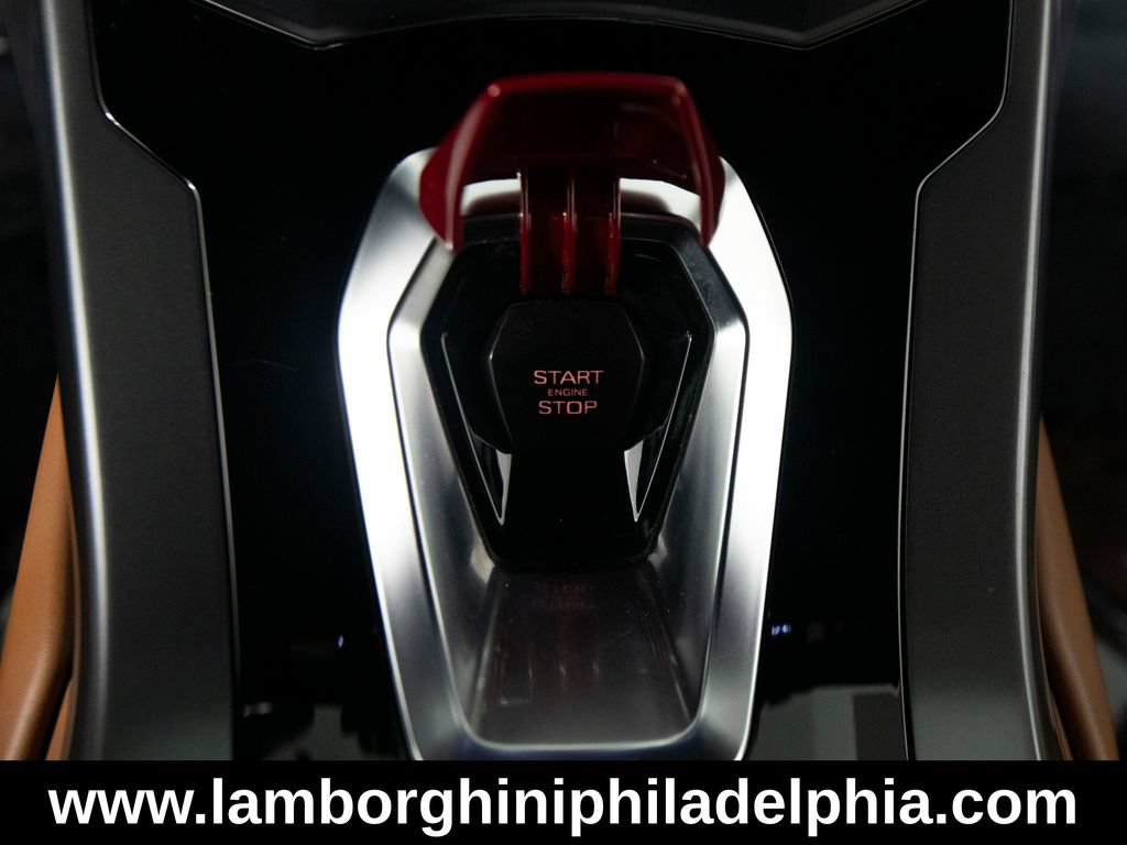 Used 2015 Lamborghini Huracan LP 610-4 AWD/4WD image 28