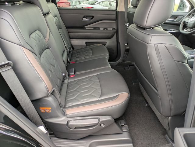 New 2026 Nissan Pathfinder Platinum image 22