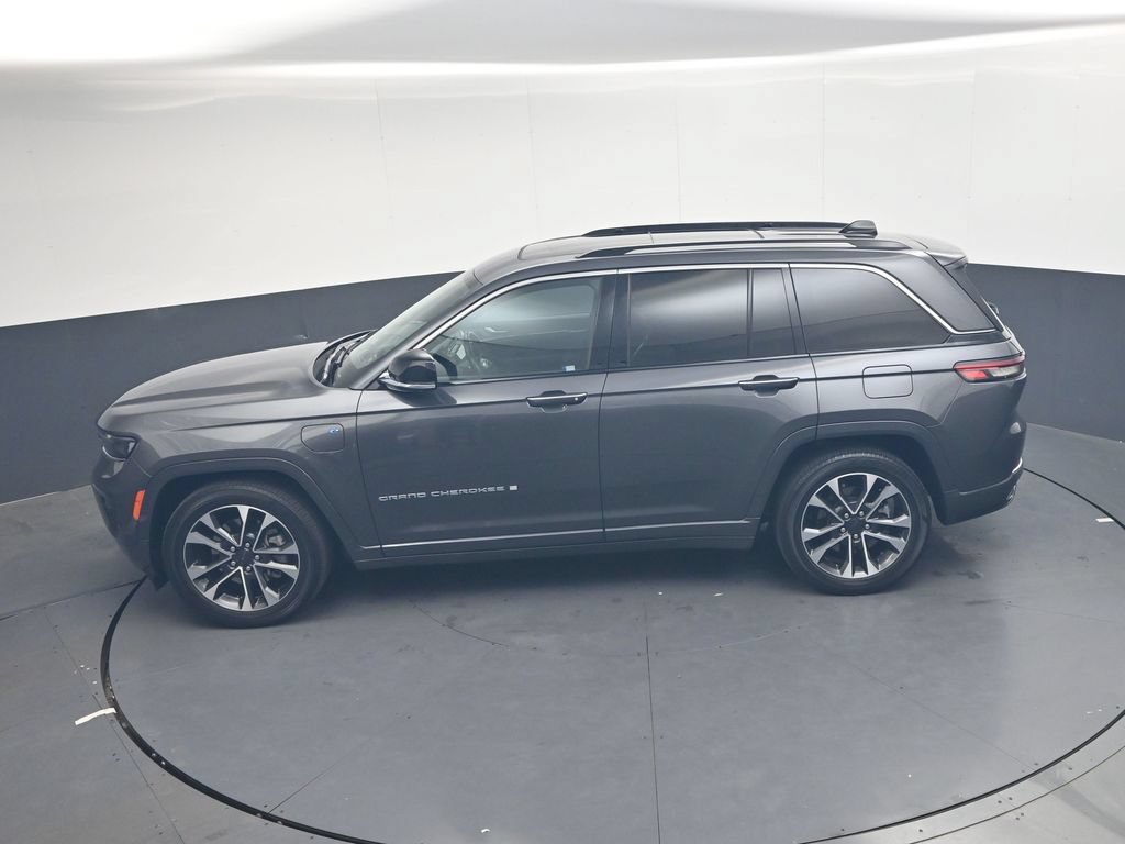 Used 2023 Jeep Grand Cherokee Overland w/ Advanced Protech Group III AWD/4WD image 33