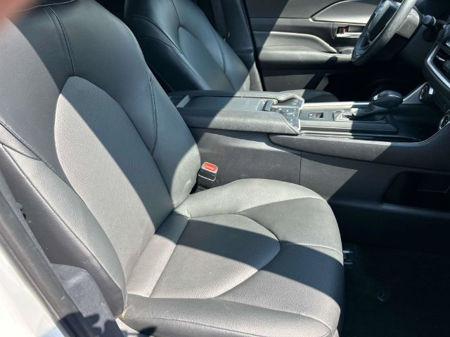Used 2024 Toyota Grand Highlander AWD image 25