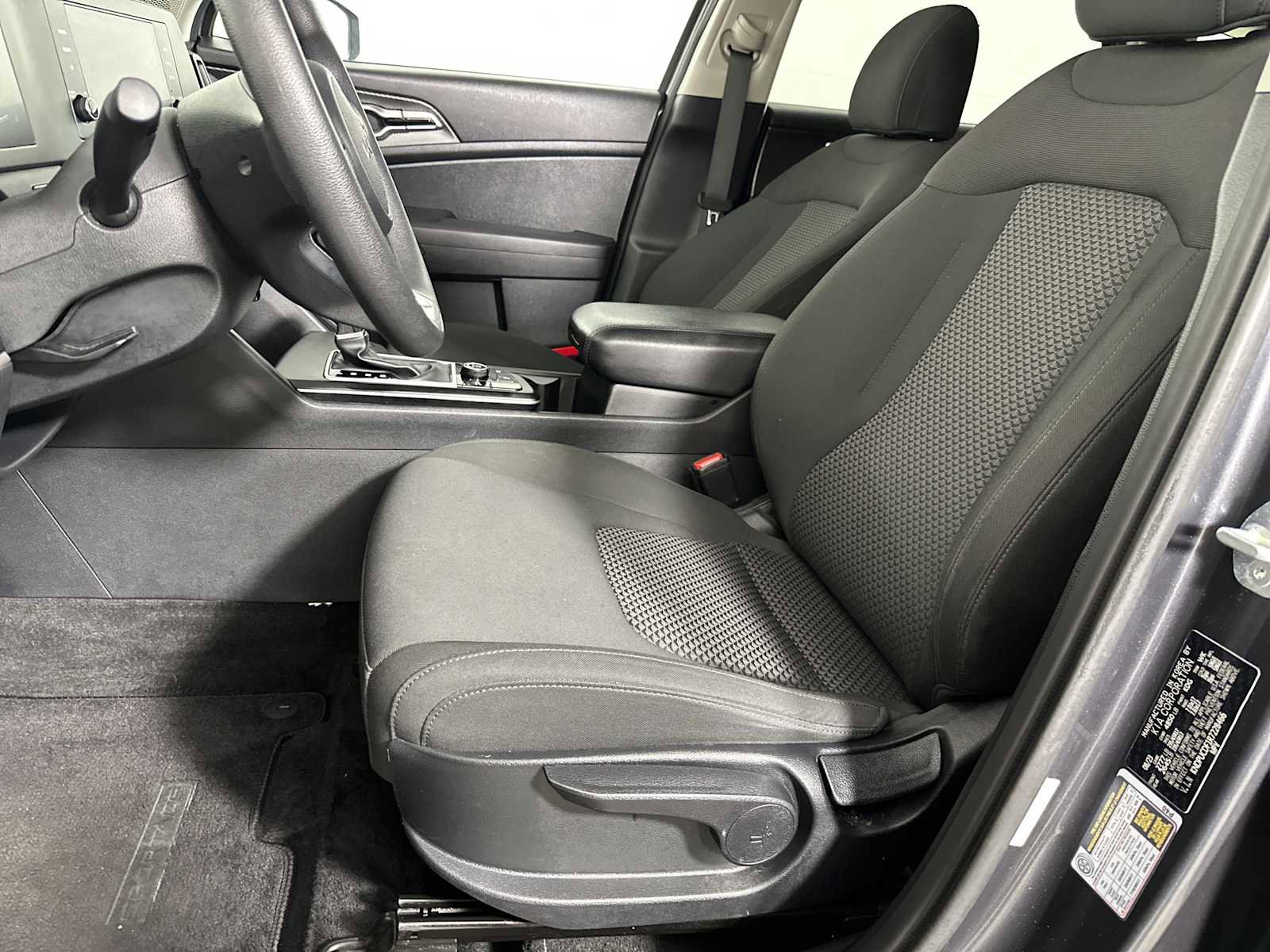 Used 2024 Kia Sportage LX image 11