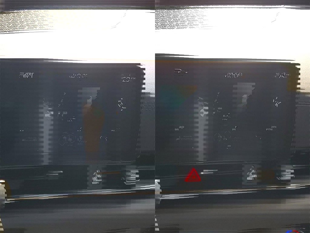 Used 2025 Kia Carnival EX image 15