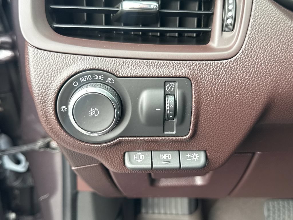 Certified 2018 Buick Envision Premium w/ Driver Confidence Package AWD/4WD image 18