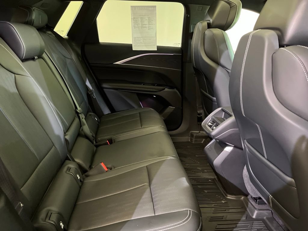 Used 2024 Cadillac Lyriq Luxury w/ LPO, Floor Liner Package AWD/4WD image 12