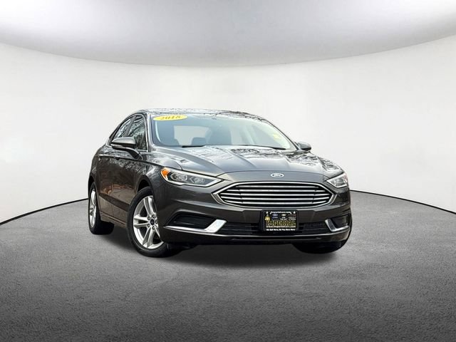 Used 2018 Ford Fusion SE image 2