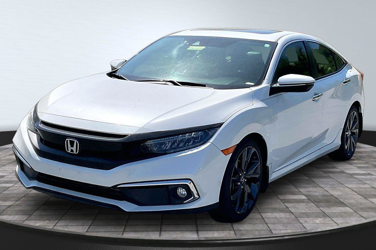 Used 2019 Honda Civic Touring image 12