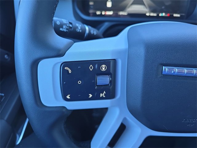 Used 2025 Land Rover Defender 90 S image 17