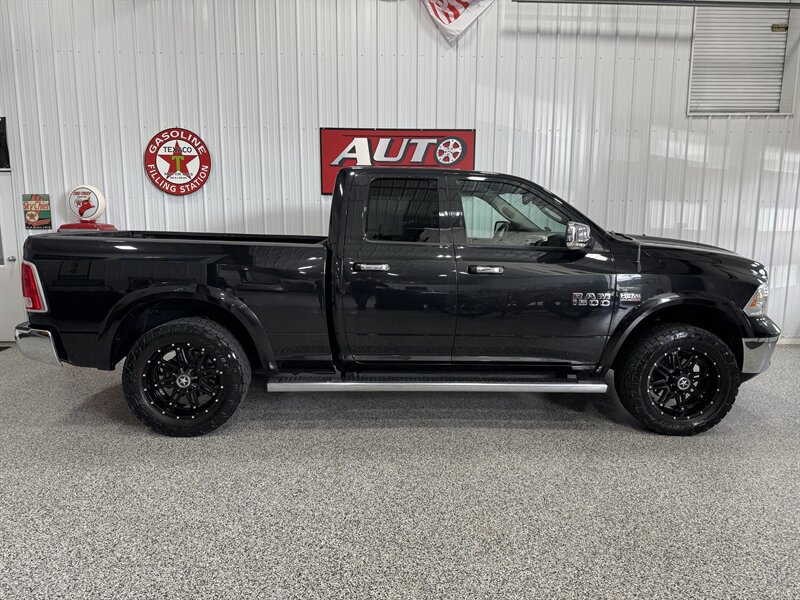 Used 2016 RAM 1500 Laramie w/ Convenience Group AWD/4WD image 3