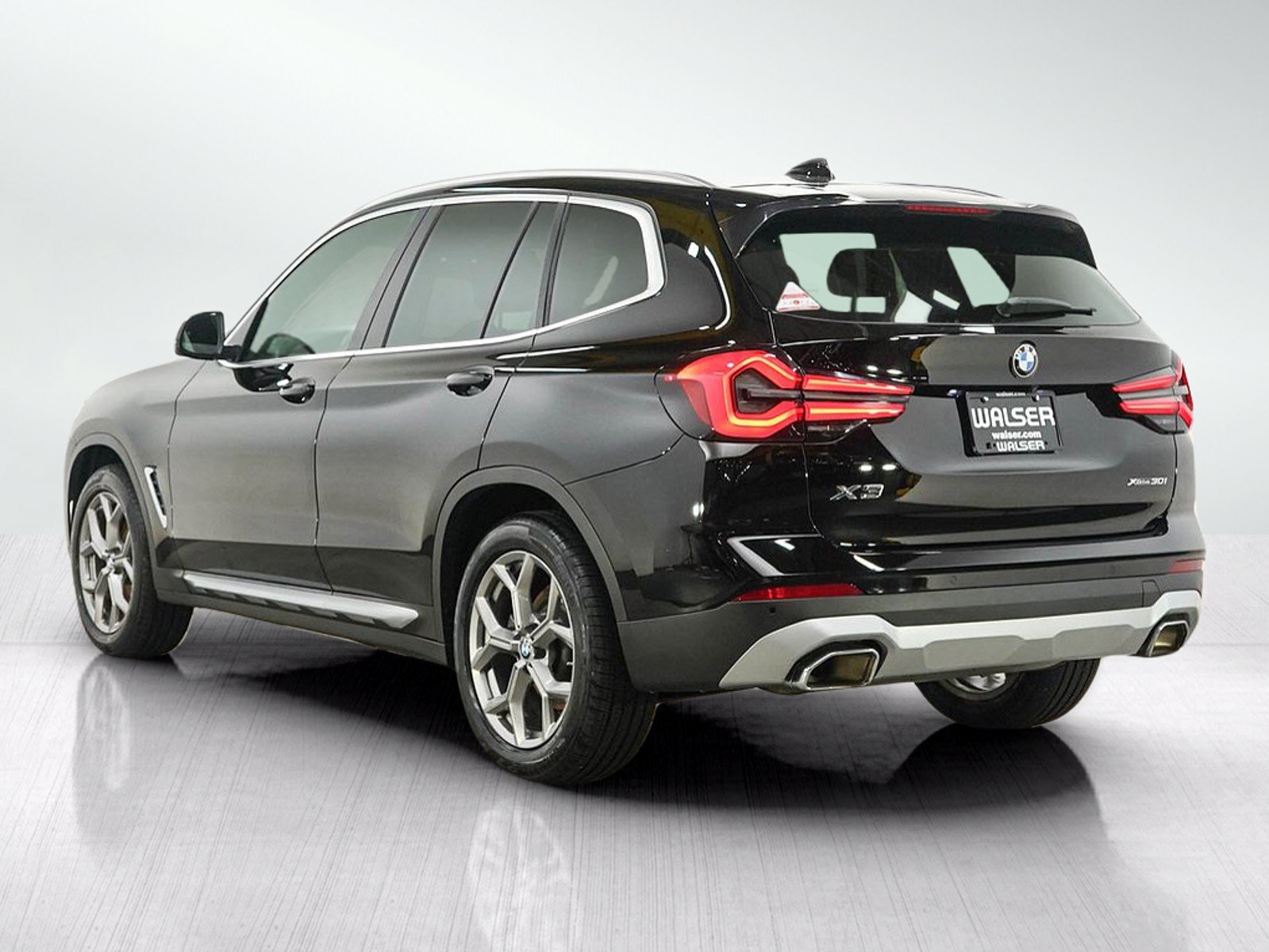 Used 2022 BMW X3 xDrive30i AWD/4WD image 3