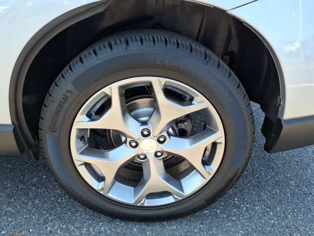 Used 2016 Subaru Forester 2.5i Touring w/ Eyesight & Navigation System AWD/4WD image 18