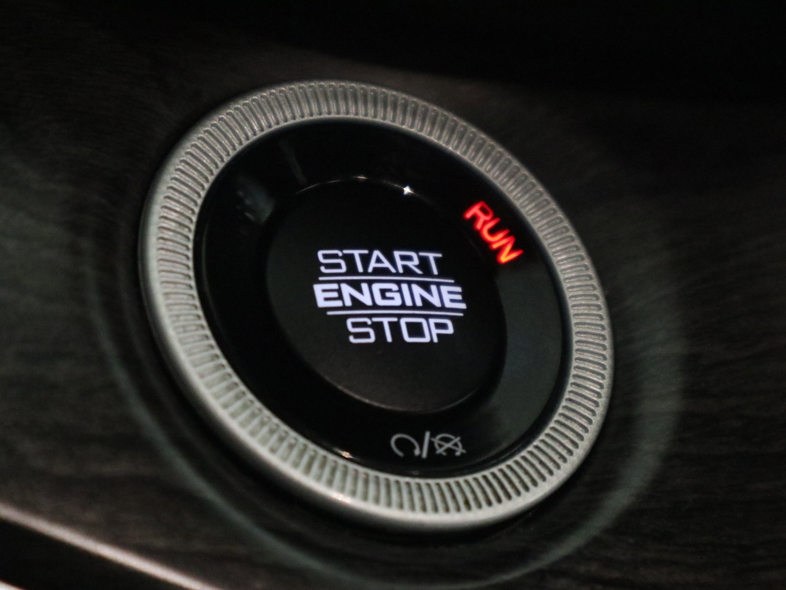 Certified 2022 Jeep Grand Cherokee Overland w/ Luxury Tech Group IV image 32