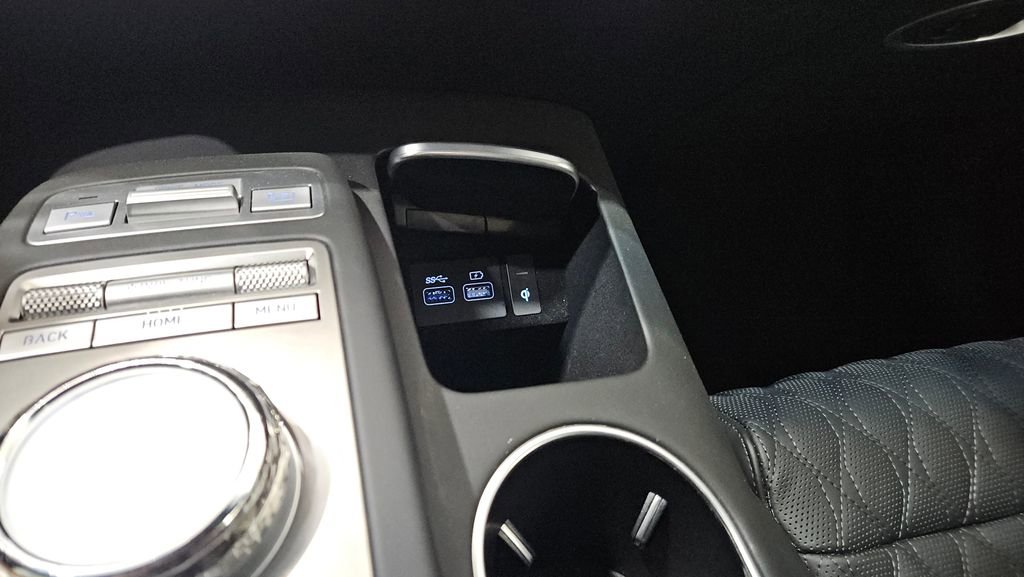 Used 2025 Genesis GV70 3.5T Sport w/ Sport Advanced Package image 32