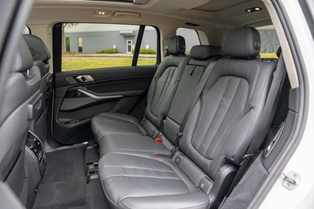 Used 2021 BMW X7 xDrive40i w/ Premium Package AWD/4WD image 37