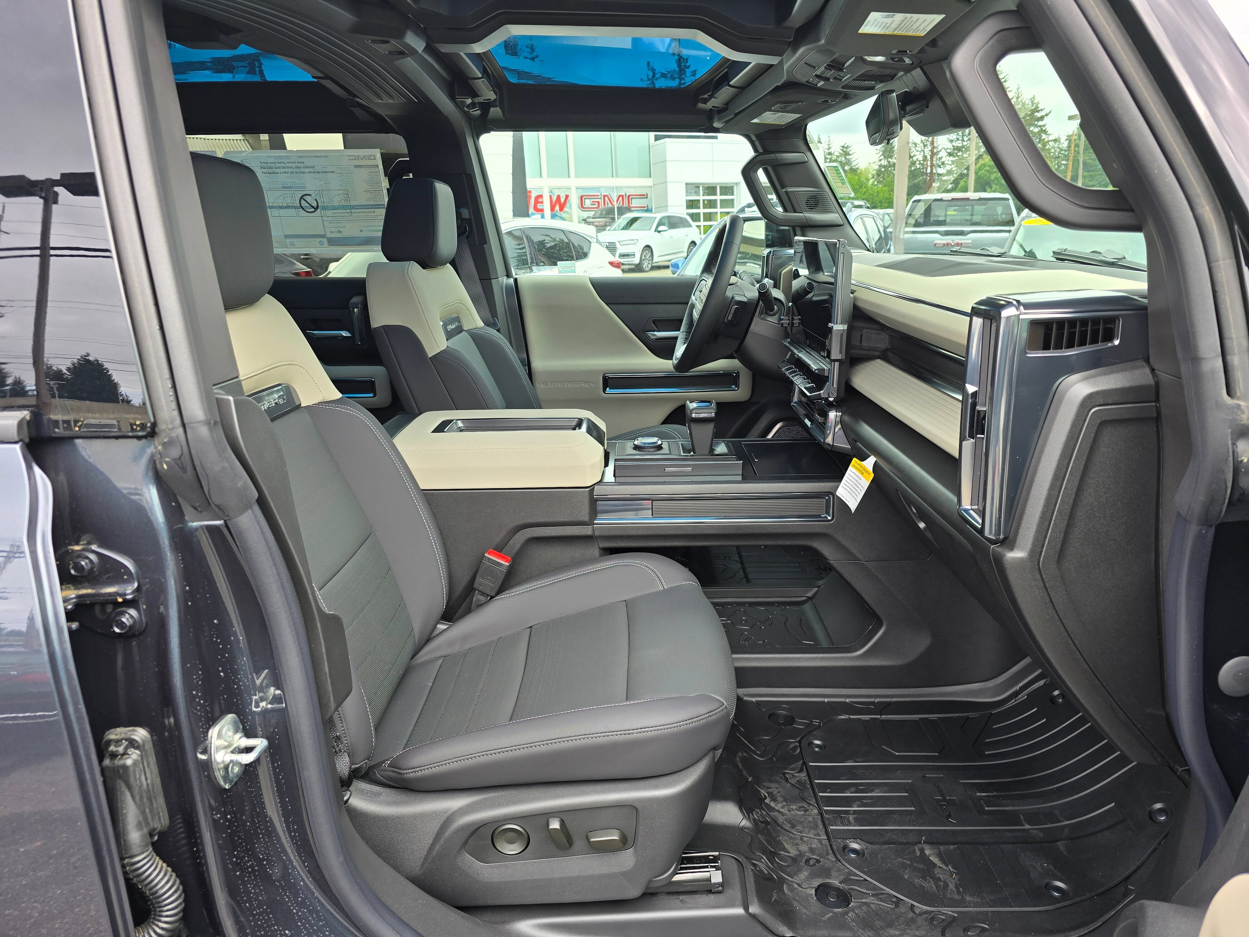 New 2026 GMC Hummer EV 4x4 Crew Cab w/ LPO, Dark Essentials Package image 11