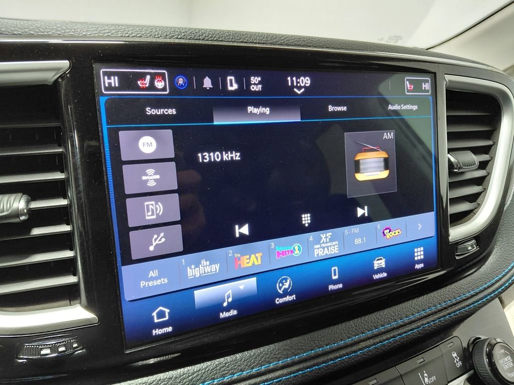 Certified 2021 Chrysler Pacifica Touring-L image 39