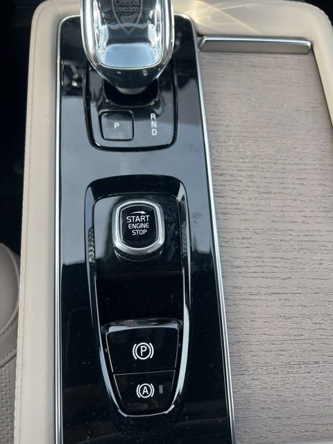 New 2026 Volvo XC90 T8 Plus w/ Protection Package Premier image 19