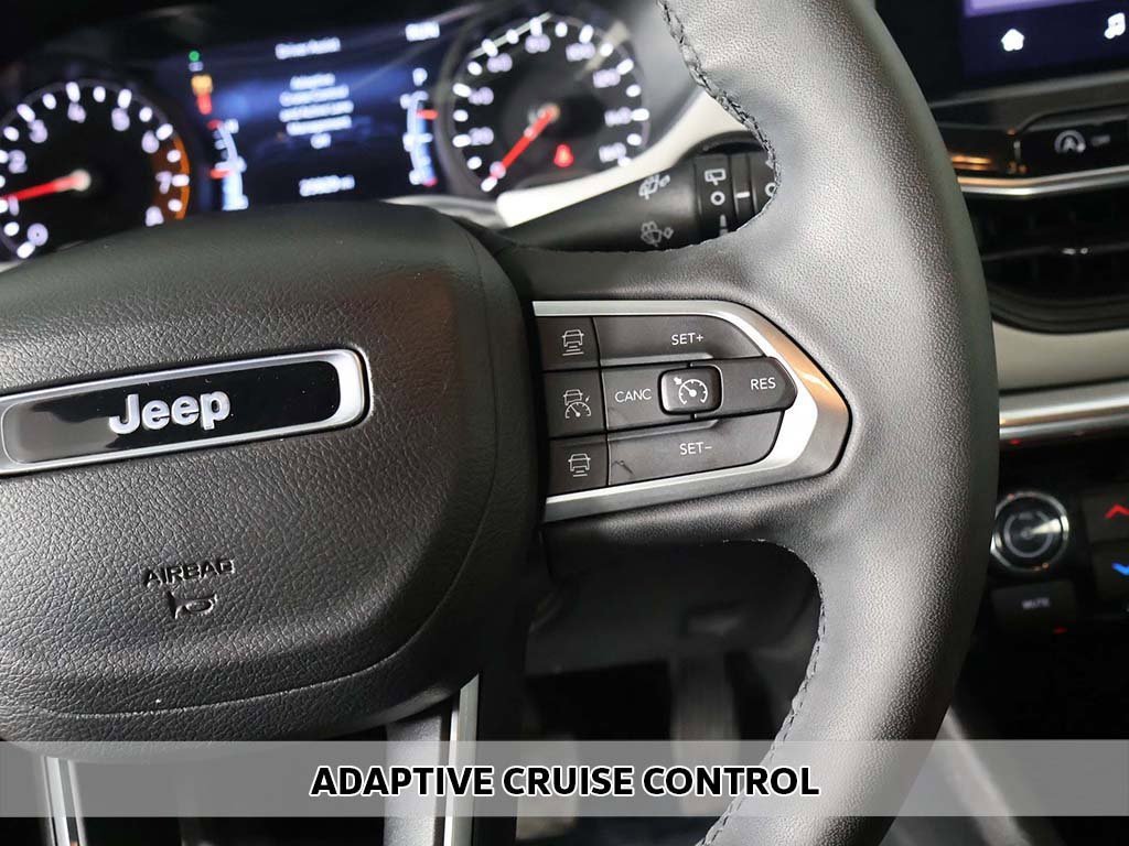 Used 2023 Jeep Compass Limited image 3