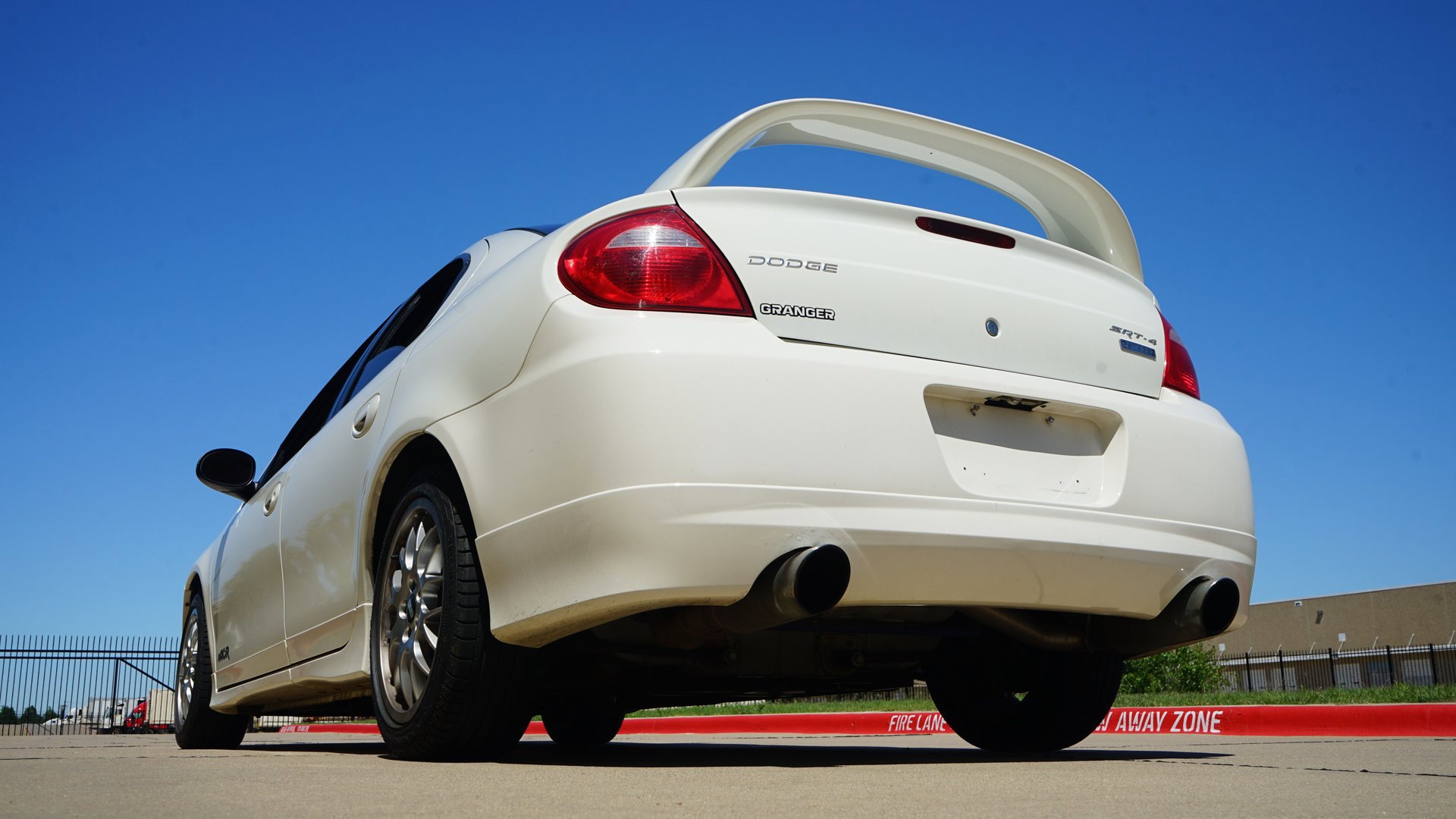 Used 2005 Dodge Neon w/ Competition Group image 10