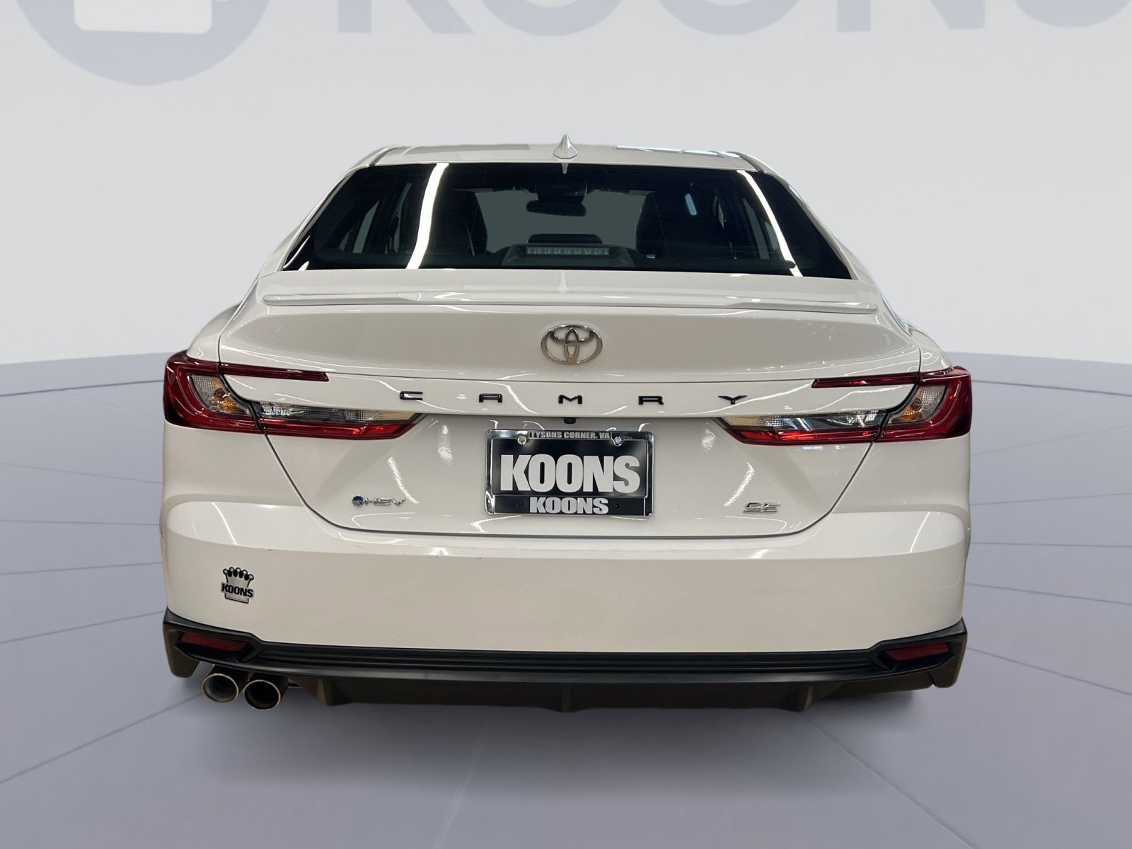 Used 2025 Toyota Camry SE image 4