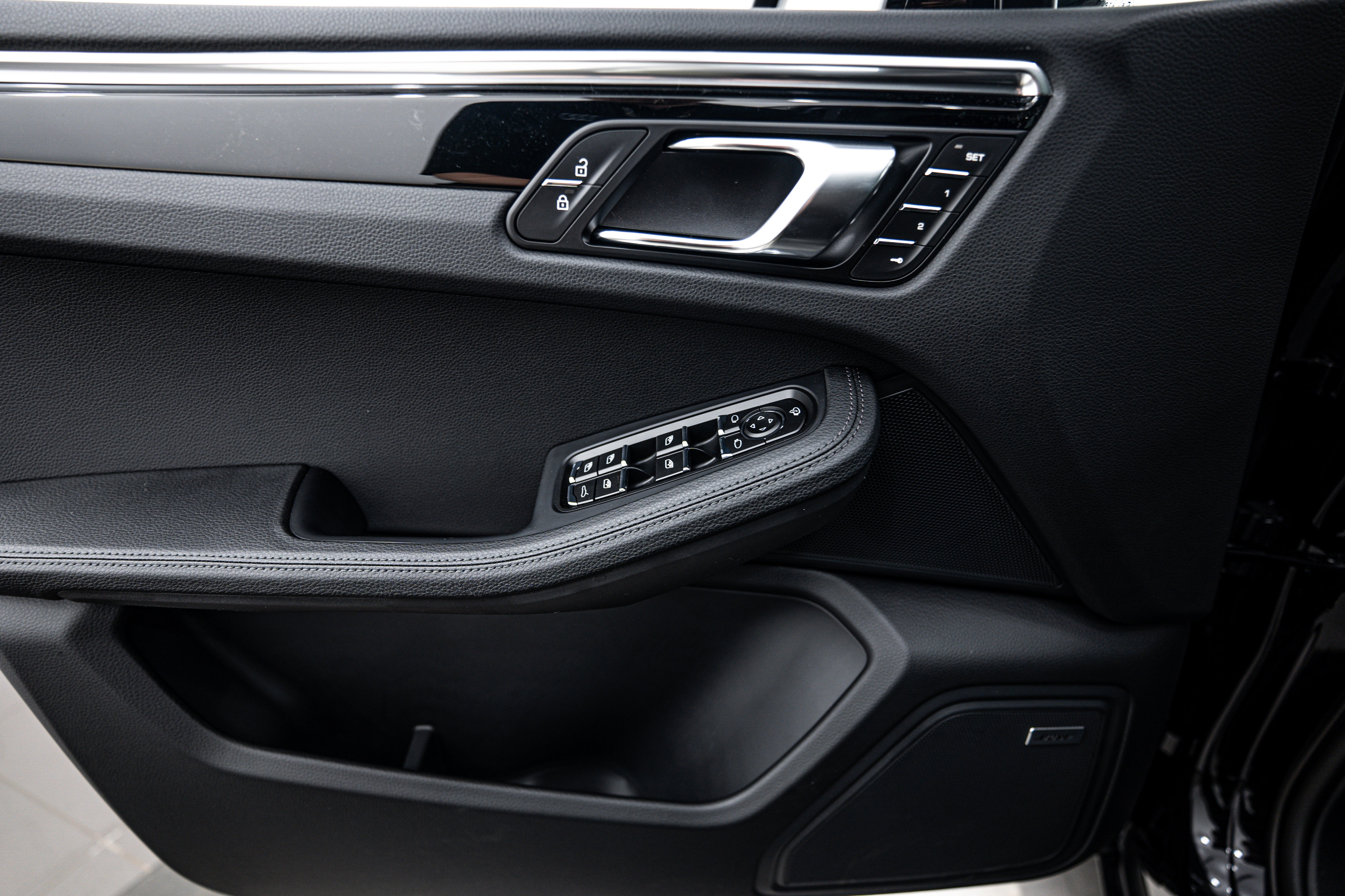 New 2025 Porsche Macan image 18