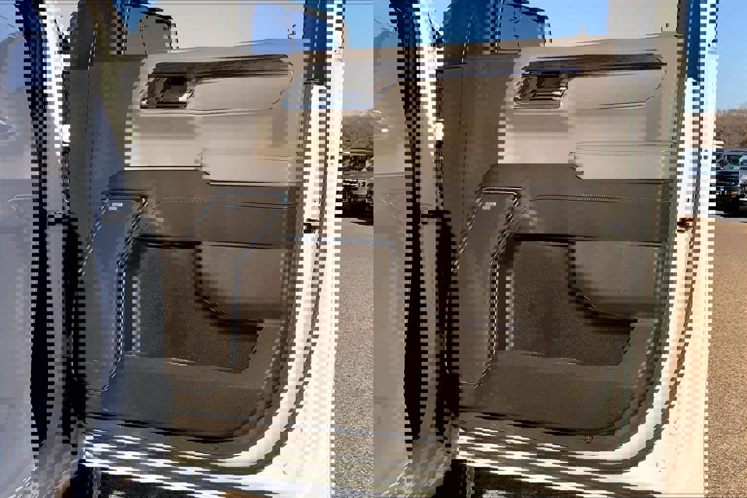 Used 2024 Chevrolet Silverado 1500 LTZ image 23