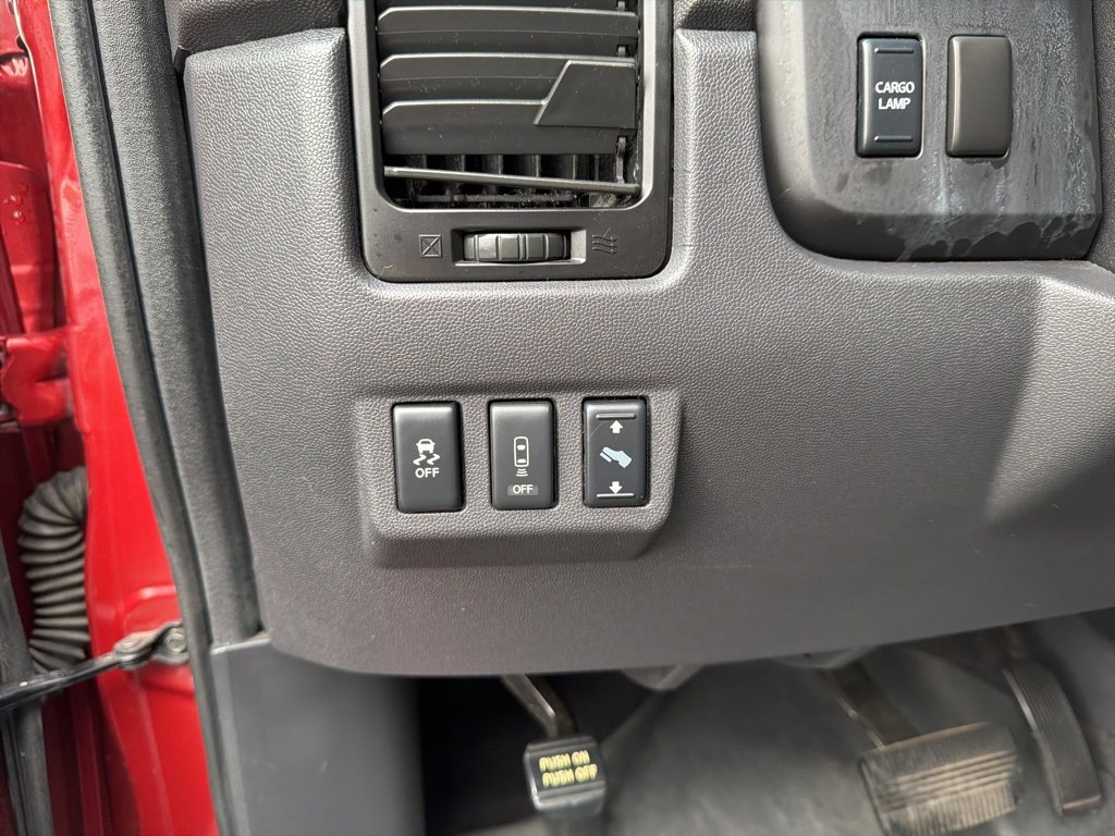 Used 2015 Nissan Titan SV w/ SV Value Truck Package image 13