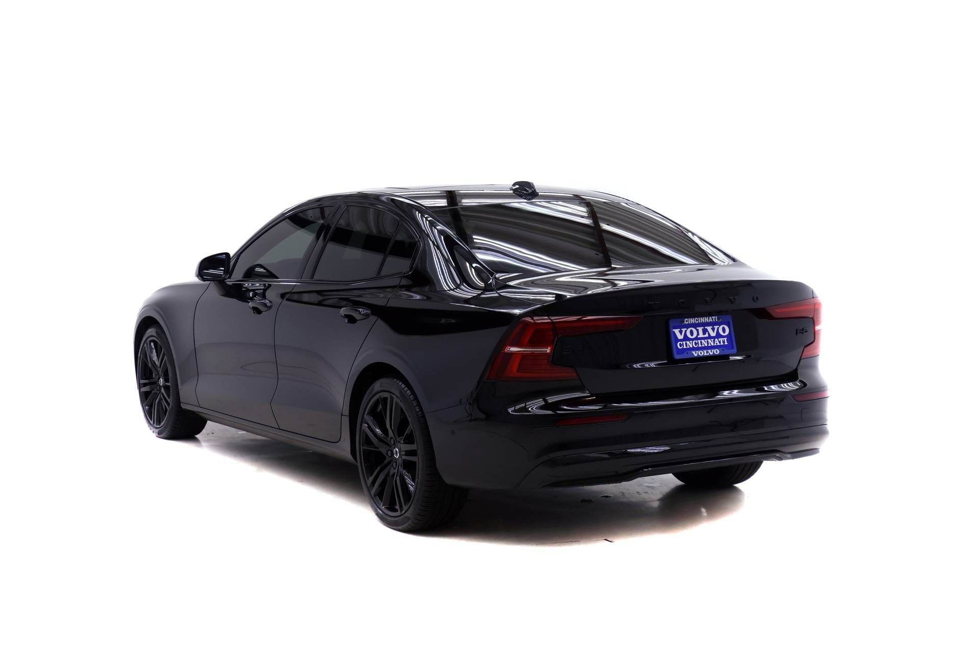 Certified 2024 Volvo S60 B5 Plus FWD image 5