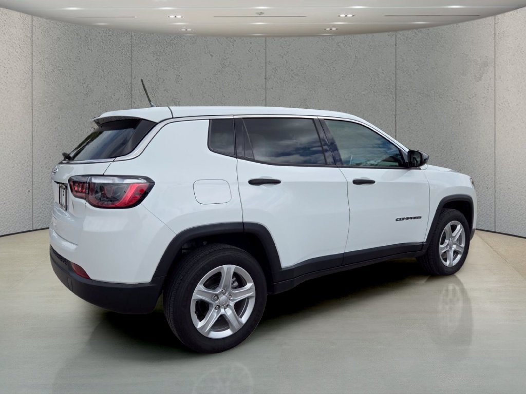 Used 2023 Jeep Compass Sport AWD/4WD image 4