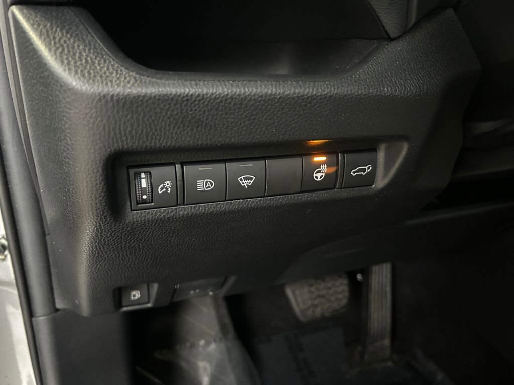 Used 2021 Toyota RAV4 XLE image 22