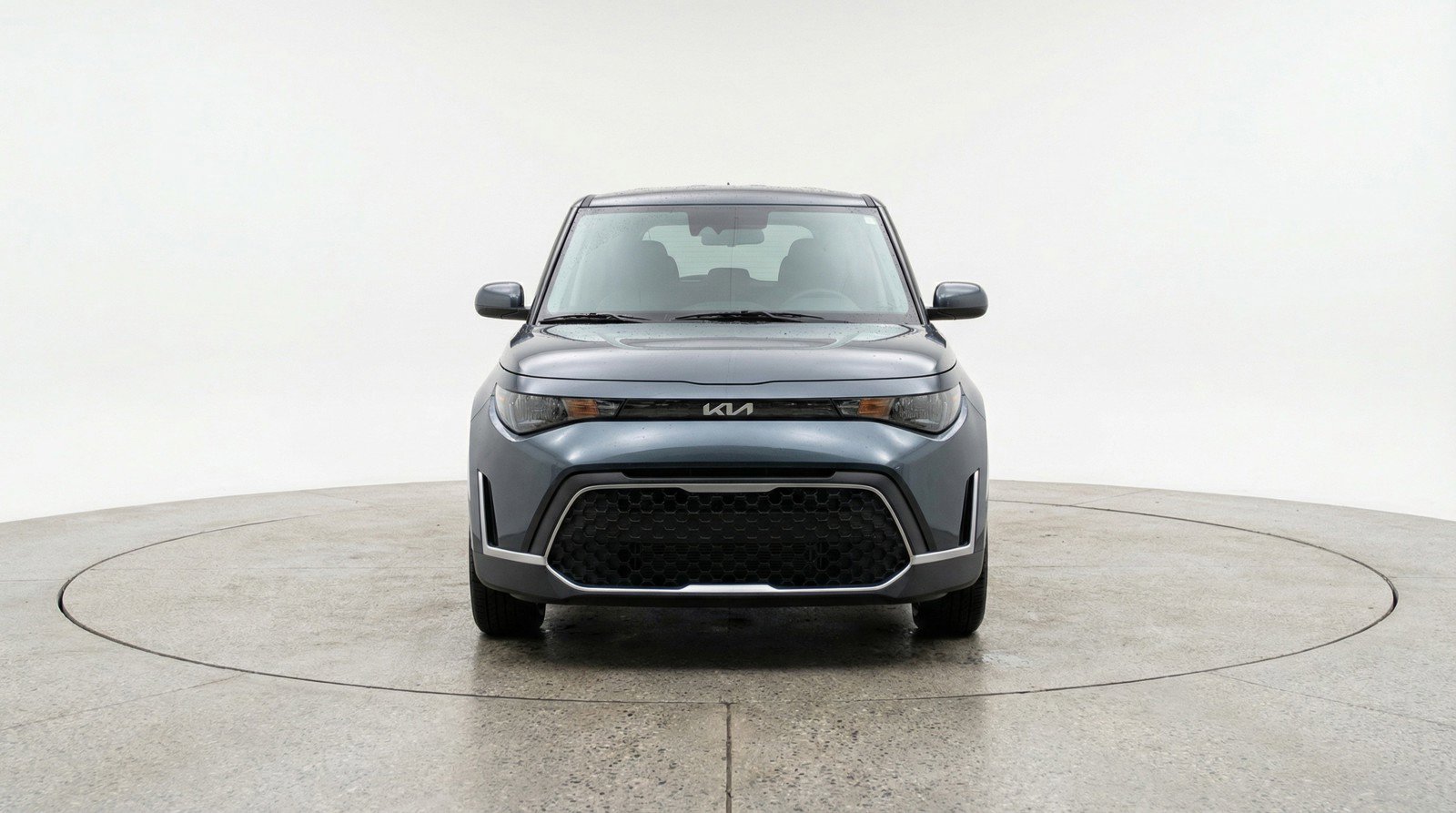 Used 2025 Kia Soul LX w/ LX Technology Package FWD image 2