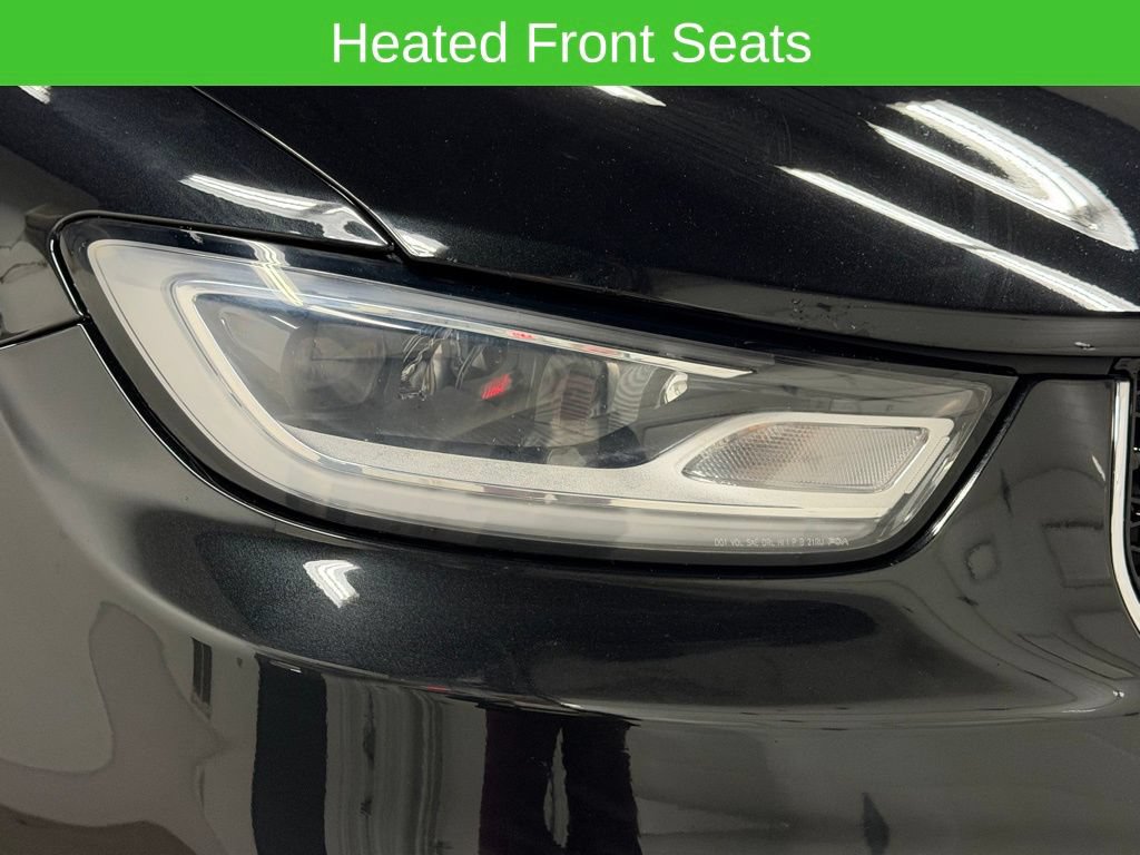 Used 2021 Chrysler Pacifica Touring w/ Cold Weather Group FWD image 12