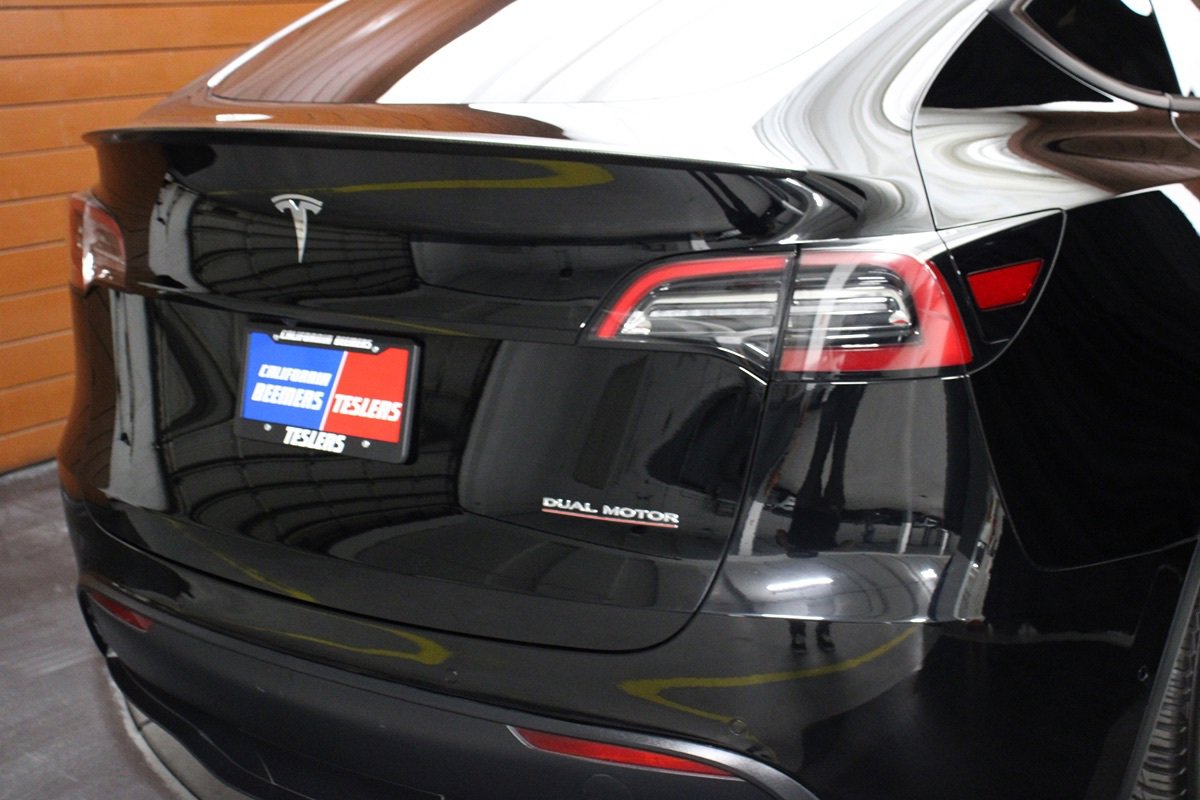 Used 2022 Tesla Model Y Performance AWD/4WD image 9