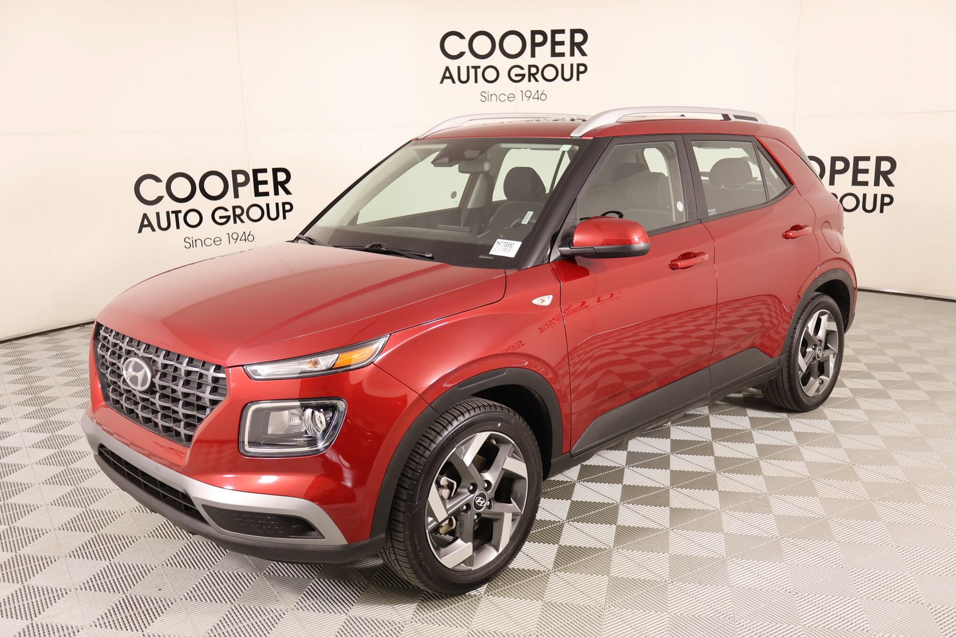 Used 2025 Hyundai Venue SEL FWD image 9