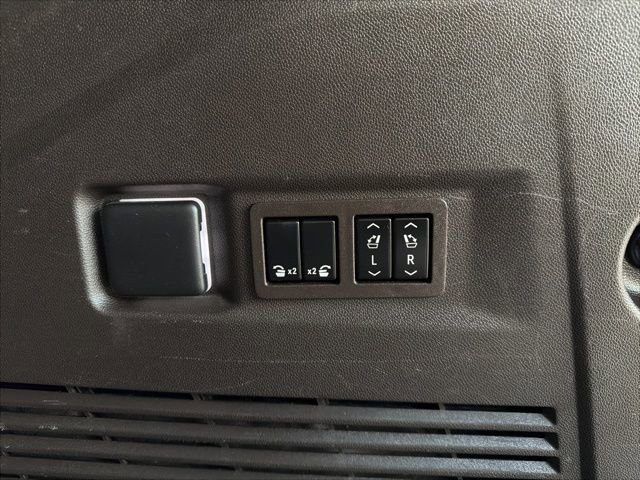 Used 2021 Chevrolet Tahoe Z71 w/ Z71 Off-Road Package image 19