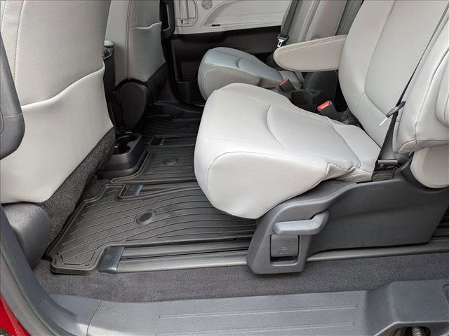 New 2026 Toyota Sienna XLE image 15