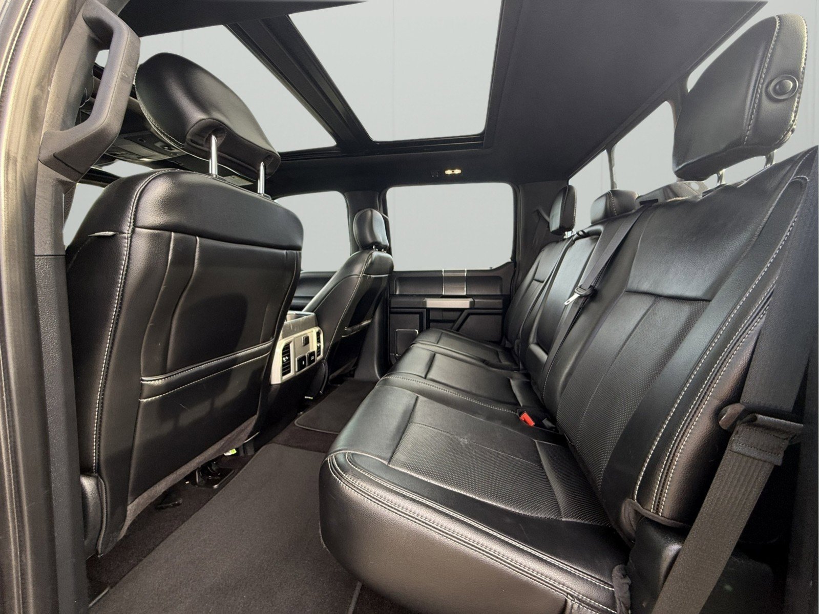 Used 2019 Ford F150 Lariat image 8