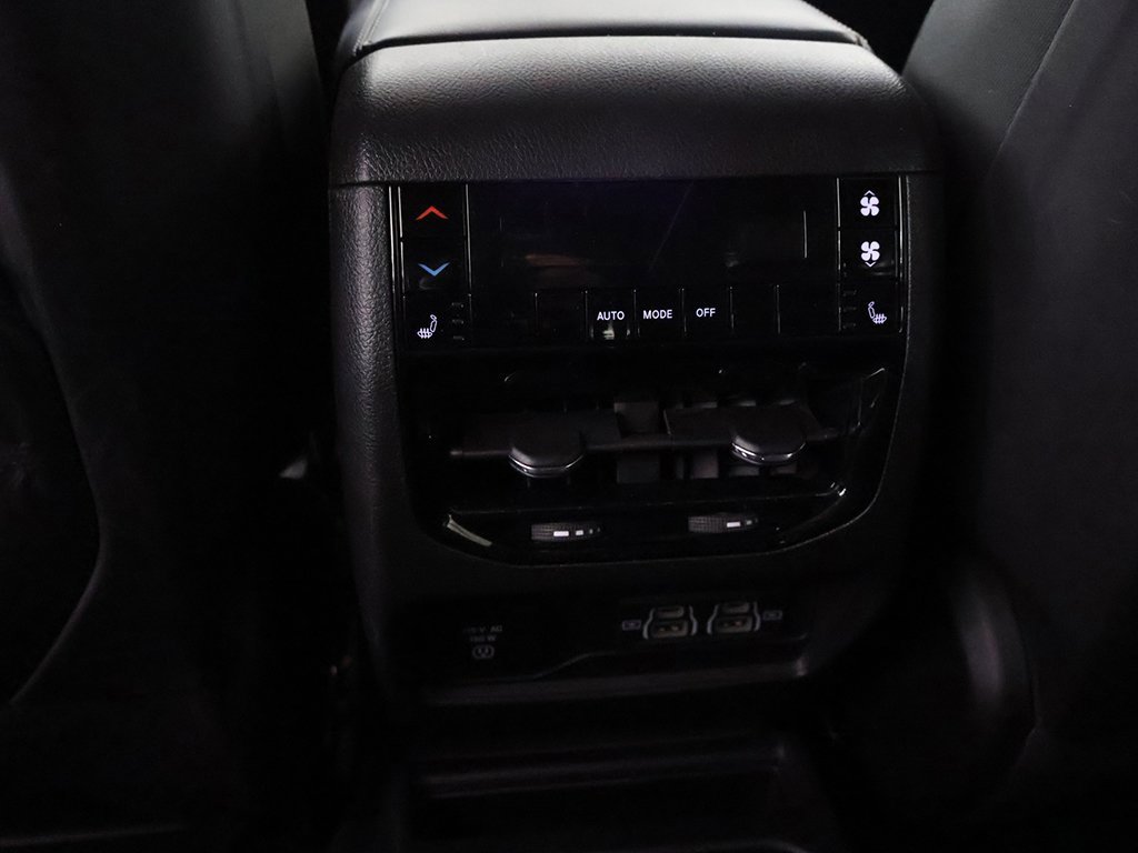 Used 2024 Jeep Grand Cherokee L Limited w/ Luxury Tech Group II image 56